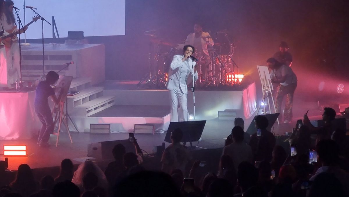El cantante trajo su “Malcriado World Tour” al Showcenter Complex. Ángel Martínez