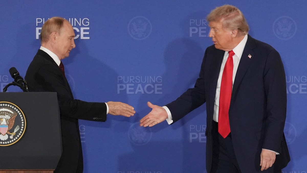 El encuentro entre Trump y Putin tuvo una duración aproximada de seis horas. (AP)