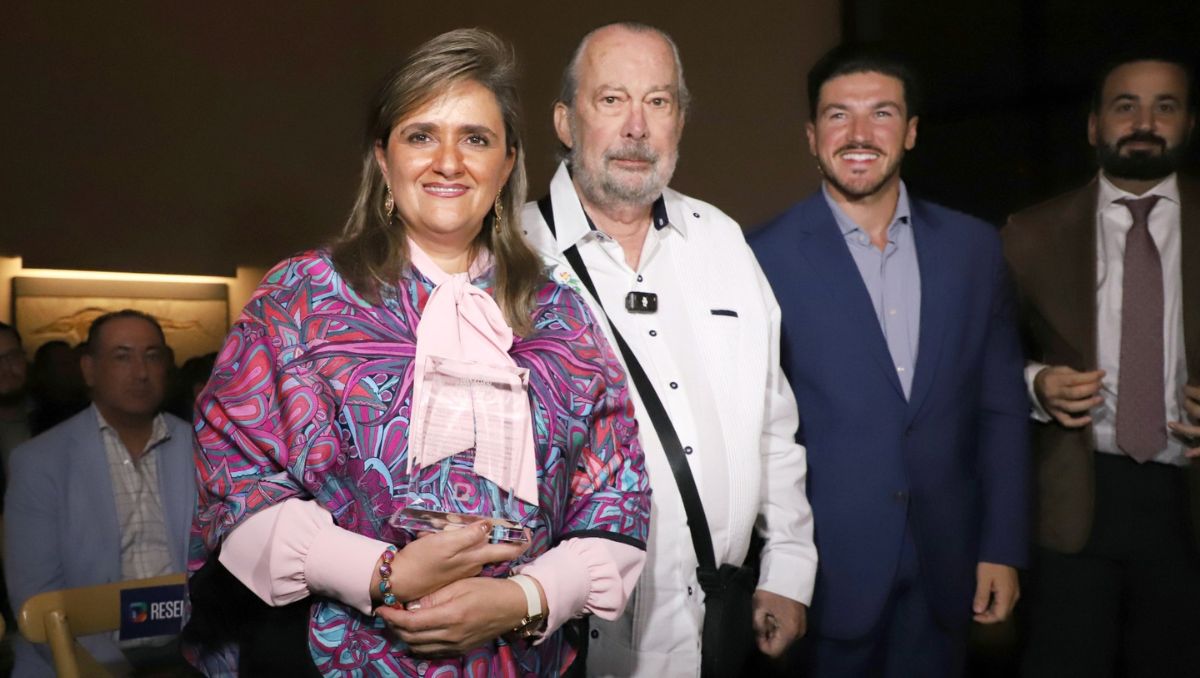 La jueza estuvo acompañada por el alcalde sampetrino y el gobernador del estado. Luis Guerra