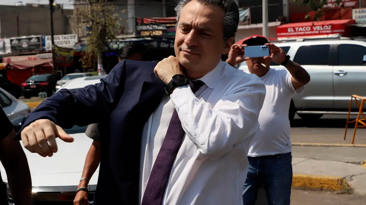 Lozoya acusa falta de imparcialidad de ministros y los vincula con Calderón y Scherer