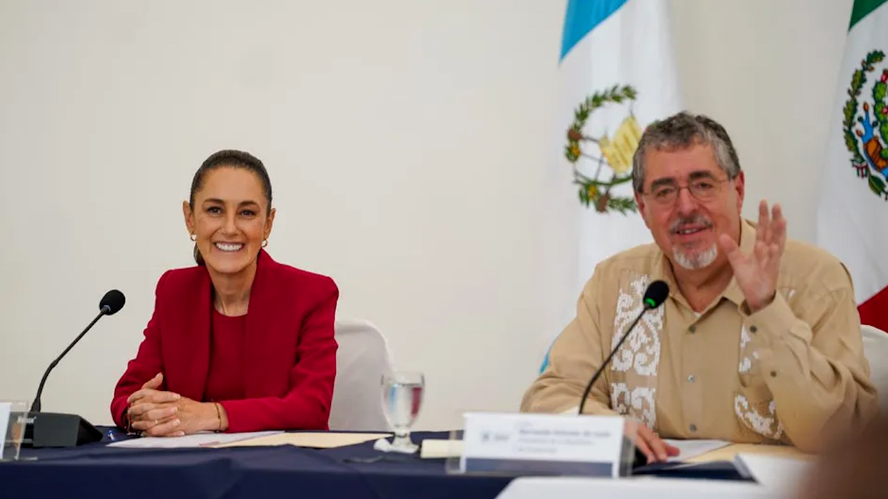 Sheinbaum sostiene encuentro bilateral con Bernardo Arévalo, presidente de Guatemala