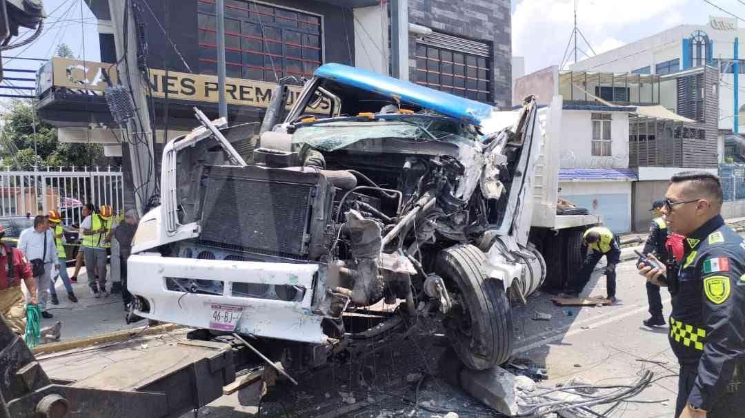 El accidente se registró en el cruce de las avenidas 608 y 613. | Foto: Jorge Becerril