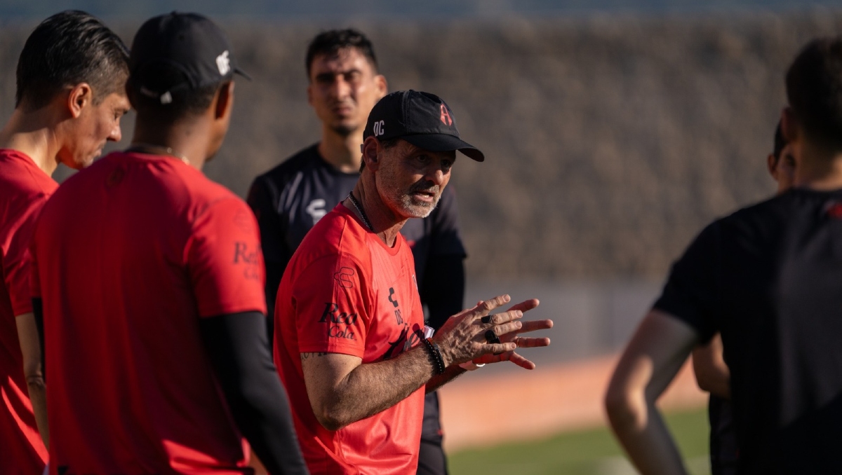 El entrenador argentino, bicampeón con el Atlas, volvió para sacar a los Rojinegros de la crisis (Foto: Cortesía)