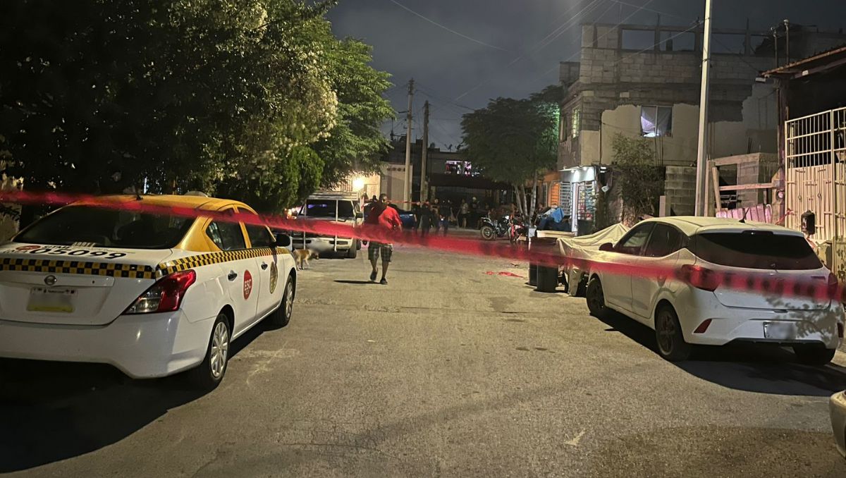 Policías de Escobedo mantuvieron la zona acordonada. Susana Paredes