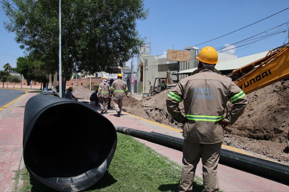 Simas recorre otros sistemas de agua para conocer buenas prácticas. (Verónicas Rivera)