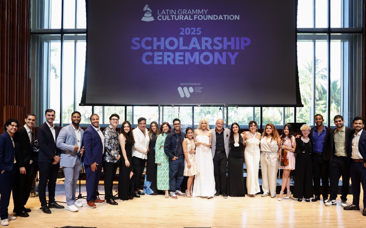 Se destinaron más de $1,3 millones de dólares de donaciones para las becas. Foto: Especial