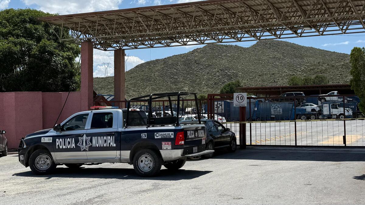 Paramédicos del Cuerpo de Bomberos acudieron al lugar, pero tras la valoración confirmaron que la víctima ya no contaba con signos vitales.| Especial