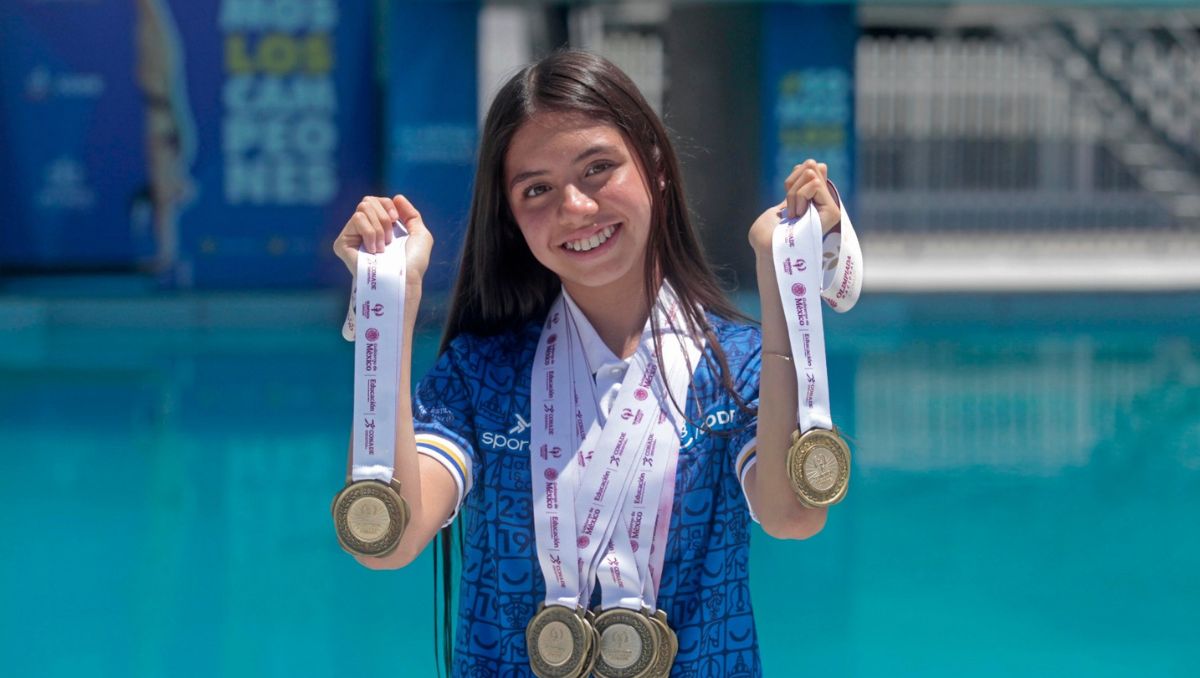 Nicole Barragán, la joven sirena que brilla en la natación artística (Fernando Carranza)