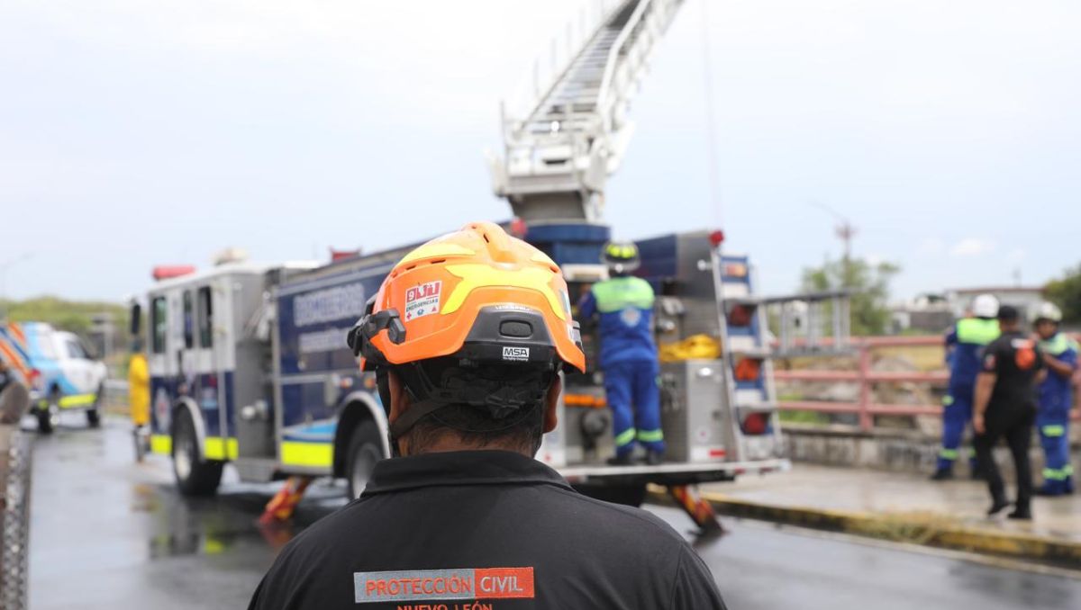 Protección Civil de Nuevo León llevó a cabo operativos de vigilancia y rescate en distintos cuerpos de agua. | Foto: Especial