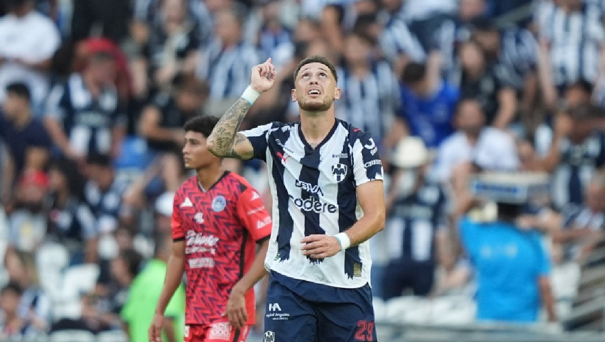 Tras volver a meter gol con Rayados, Lucas Ocampos habló de la afición (Imago7)