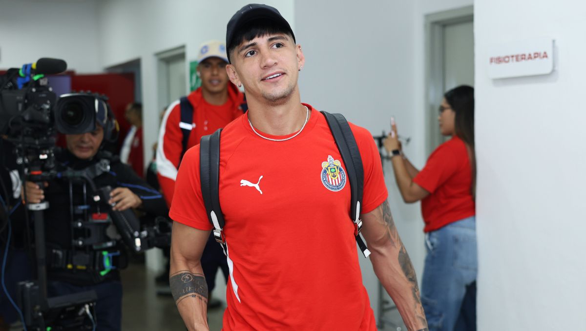 Alan Pulido no viaja con Chivas para su duelo ante Tijuana de la Liga MX (Imago7)