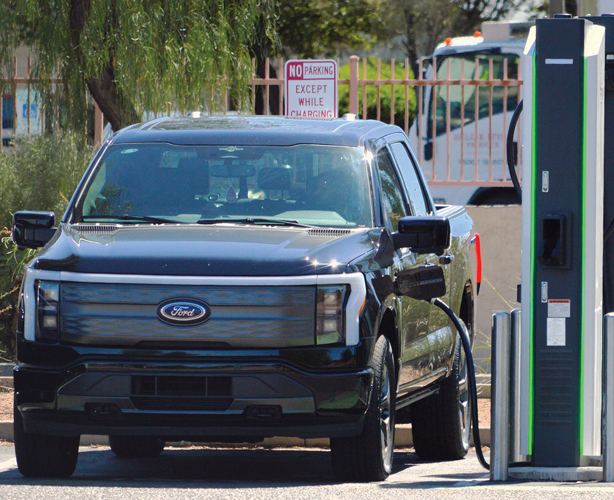 Ford impulsa transición a autos eléctricos con su nuevaPick-up.