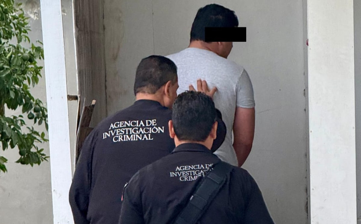 Al hombre se le imputa haber participado en la difusión de 10 mil 259 fotos y 1 mil 531 videos.