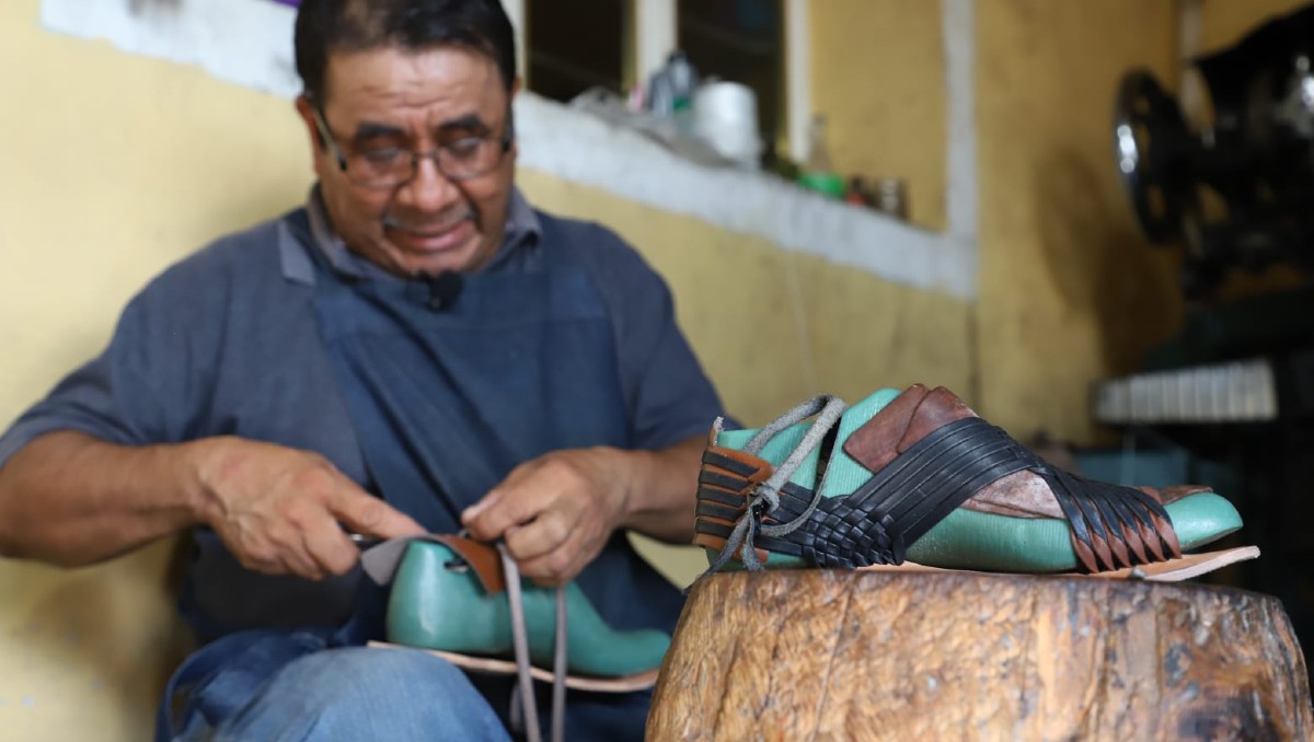 Los huaraches son patrimonio cultural de VIlla de Gidalgo Yalalág. | Jesús Quintanar