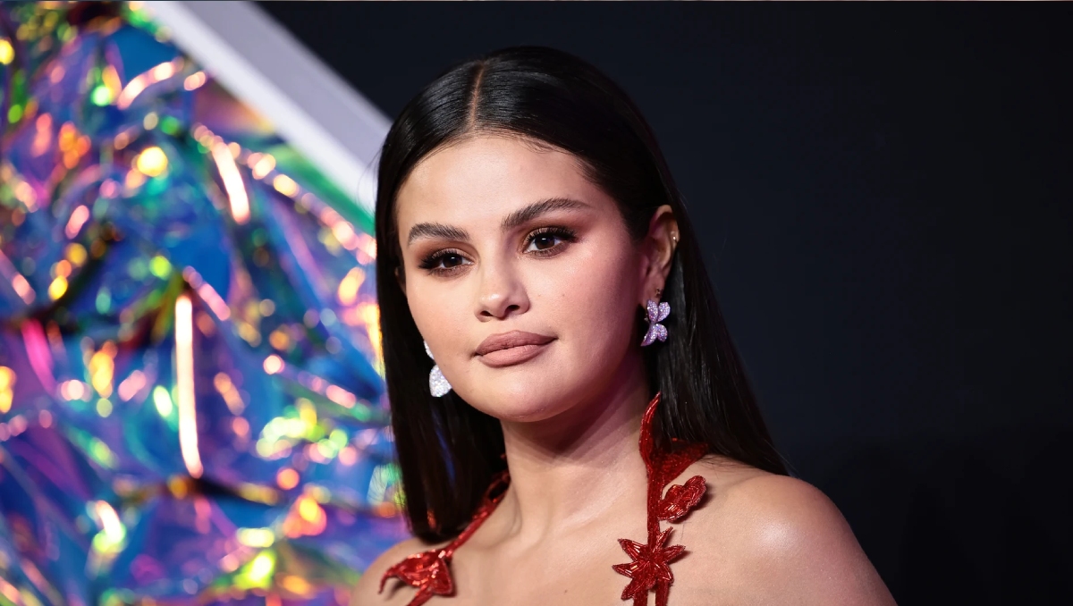 Selena Gómez  sorprende a sus fanáticos con linea de maquillaje | Especial