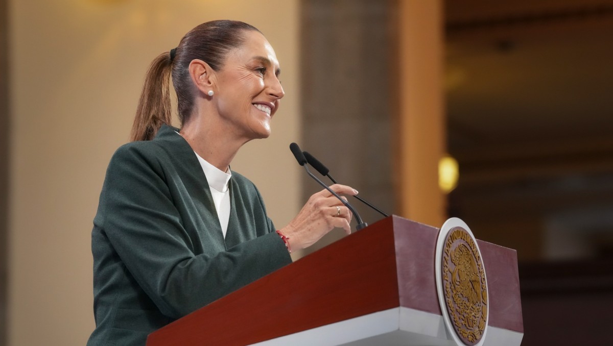 La mandataria apuntó que son los familiares de los 43 normalistas los que definen a sus representantes políticos. | Foto: Especial