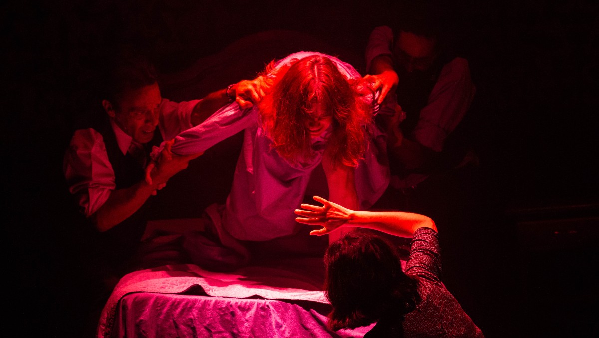 Puesta en escena de la obra de William Peter Blatty "El Exorcista" en el teatro Javier Solana. Foto: Octavio Hoyos