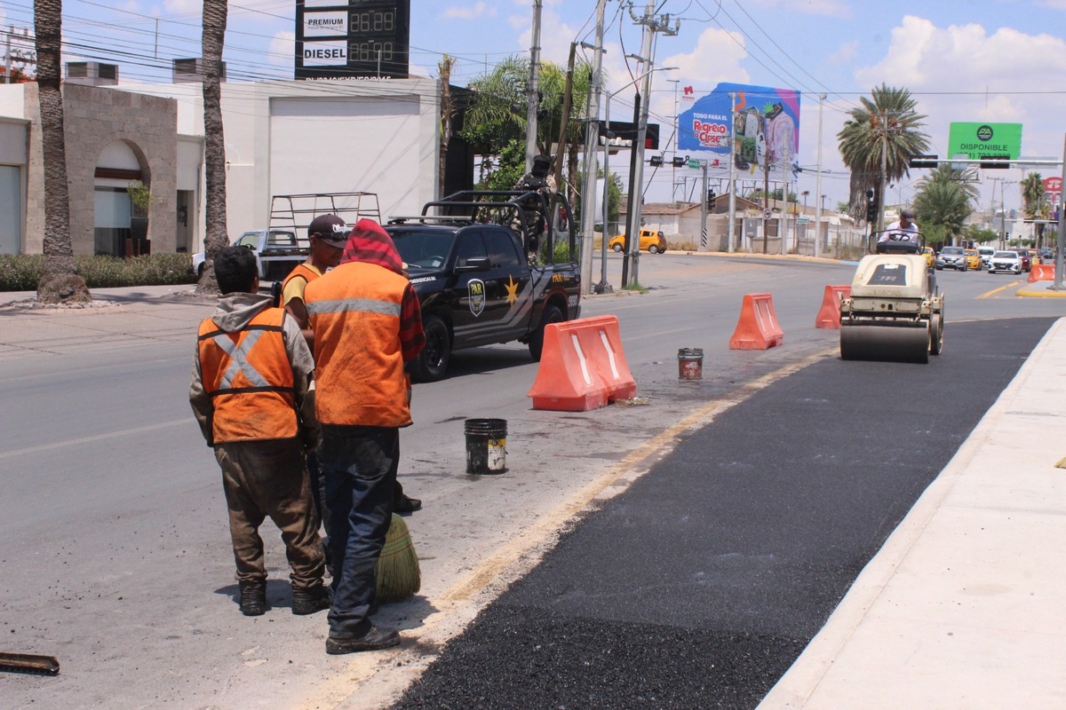 En Torreón, avanza al 60 % reordenamiento vial en Cuatro Caminos. (Roberto Amaya)