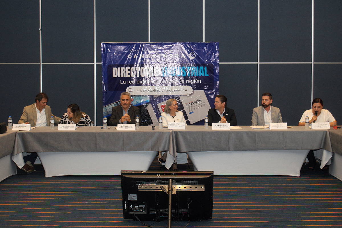 En Torreón, presentan el Directorio Industrial Canacintra. (Rolado Riestra)