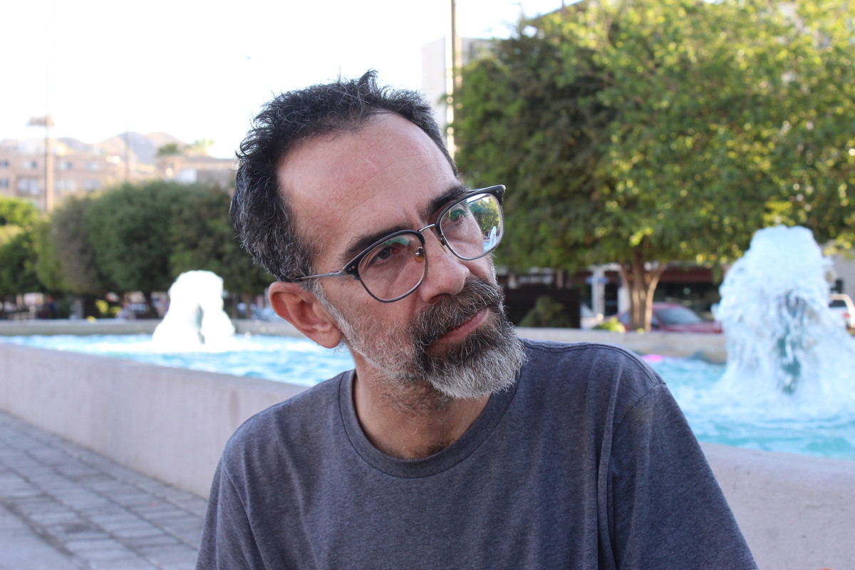 Germán Cravioto lanzará el libro colectivo de poesía 'Decirlo ahora'. (Roberto Amaya)