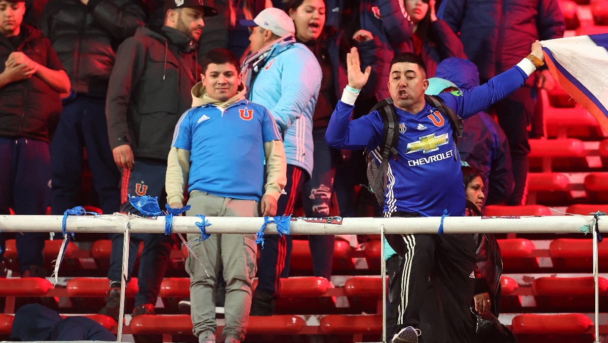 Independiente acusa a hinchas de U de Chile de planificar ataque en las gradas del estadio (AFP)