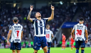 Rayados de Monterrey superaron al Necaxa gracias a golazos de Lucas Ocampos y Sergio Canales, además de un penal de Sergio Ramos