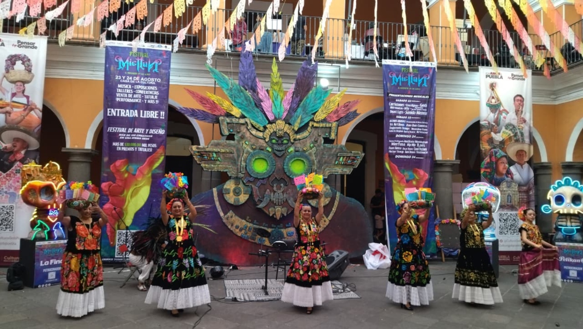 Resaltan tradiciones prehispánicas durante Festival Mictlán en Puebla | Verónica López