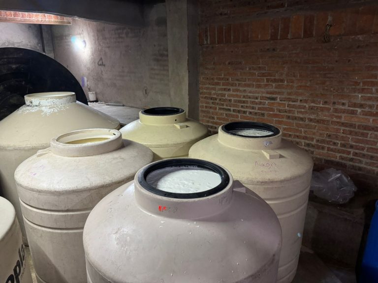 Autoridades decomisaron más de 160 mil litros adulterados en 8 meses. |  Secretaría de Seguridad y Paz.