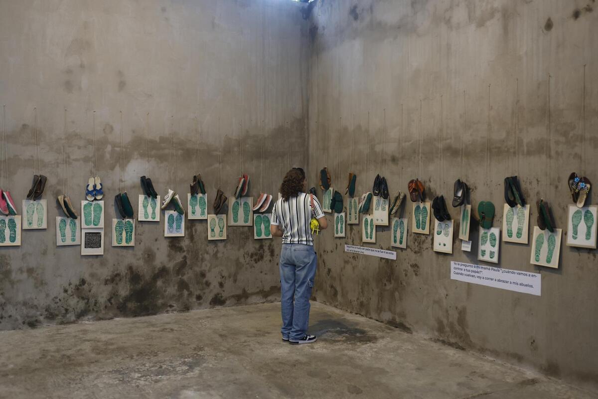 El colectivo exige justicia, no les molesta que digan que es obra de arte, pero ellos es estrategia de memoria. | Agencia EFE