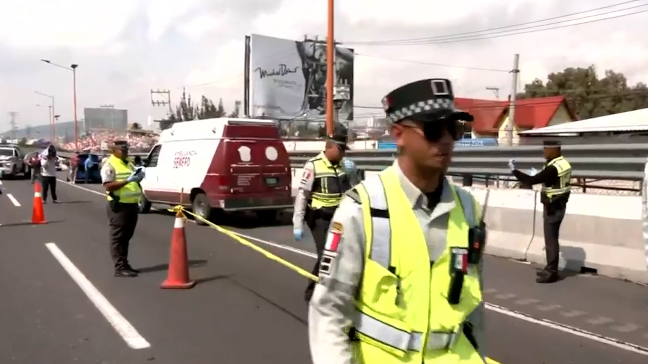 Un muerto y 11 heridos es el saldo que dejó la volcadura de un transporte público en Edomex