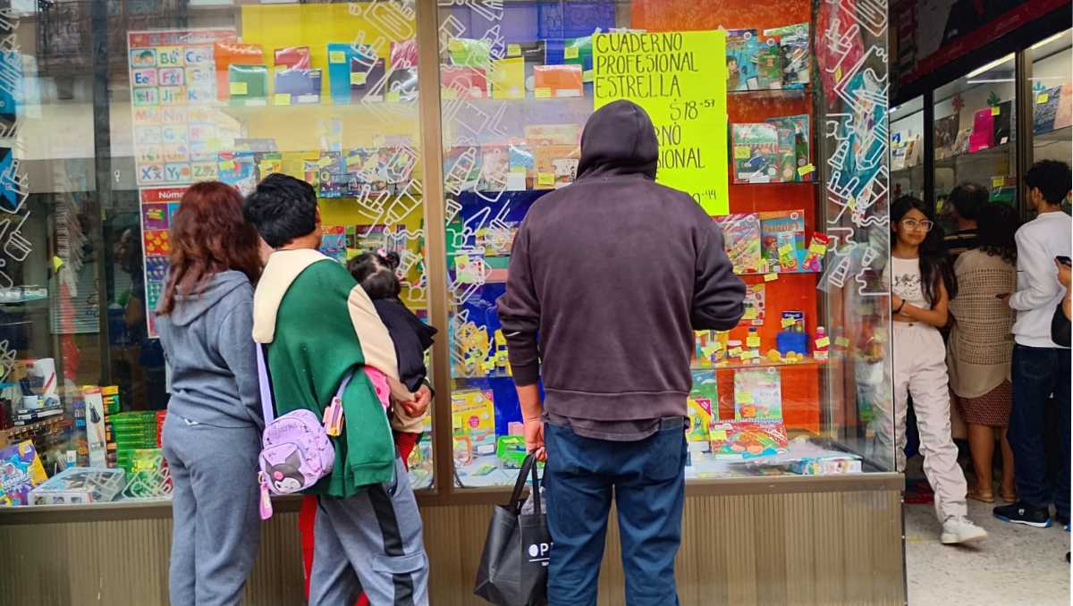 Padres en León gastan hasta 7 mil pesos por hijo en útiles y uniformes; comerciantes esperan mayor venta en la última semana de vacaciones.