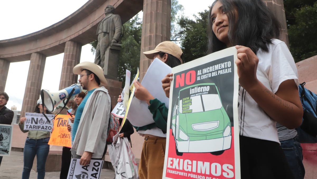 Usuarios del transporte público exigieron mejoras a las unidades. Foto: (Iván Carmona)