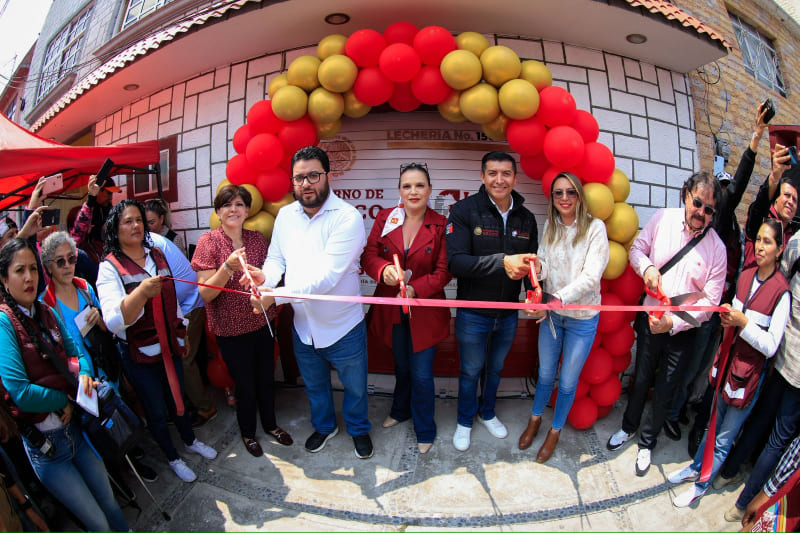El alcalde Isaac Montoya Márquez, inauguró una nueva unidad de Leche para el Bienestar