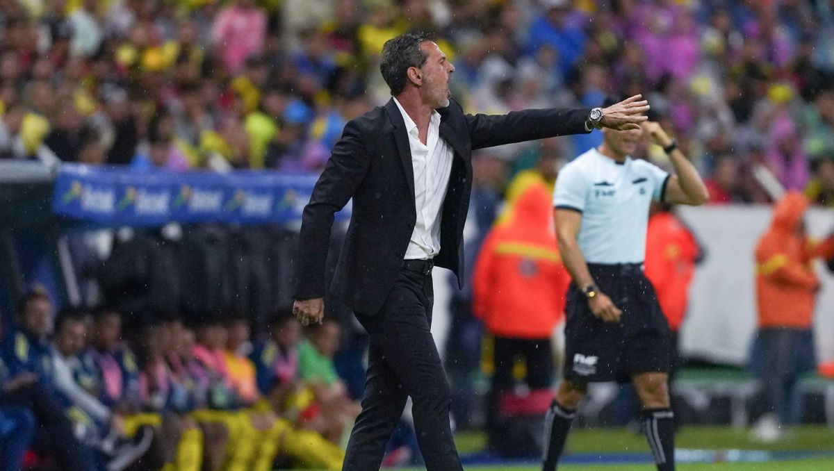 Diego Cocca aseguró que jugar con uno menos ante América es imposible (Imago7)