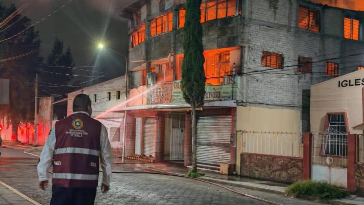 Incendio consume maquiladora en Tehuacán, Puebla | Especial