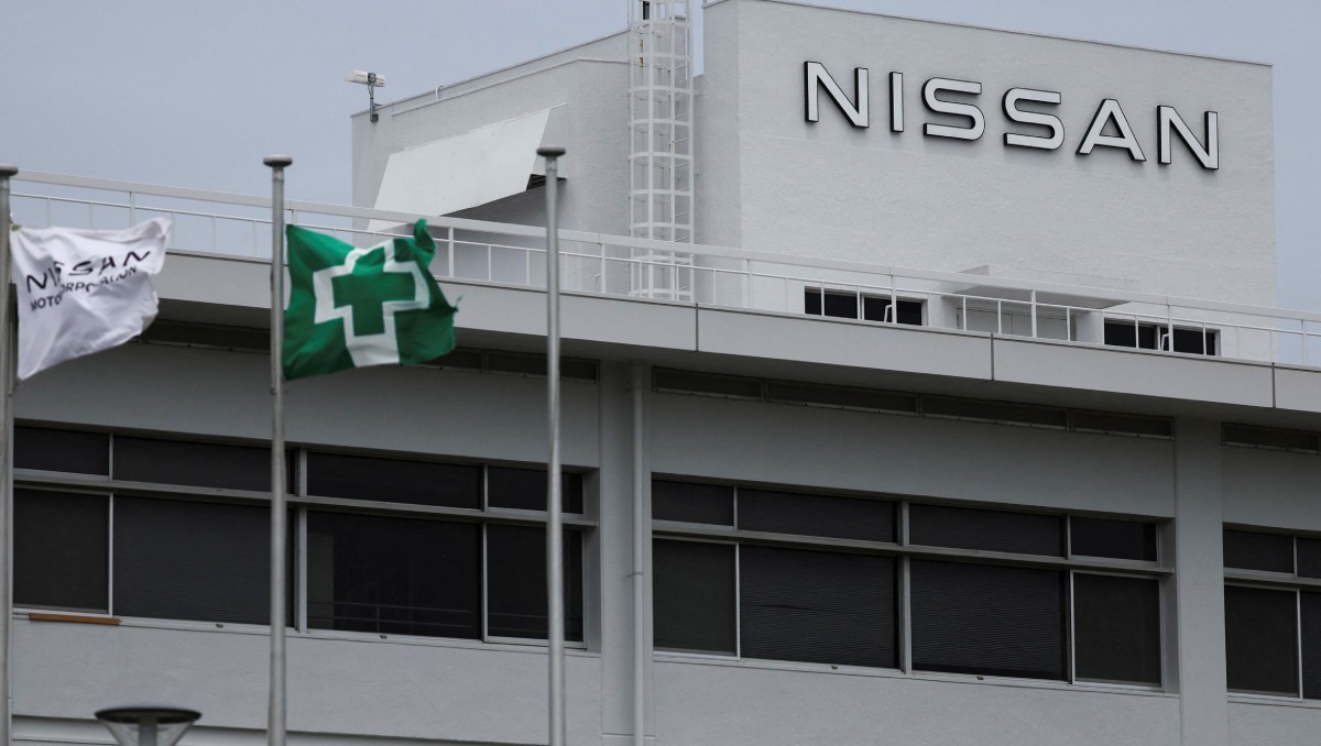 Logo de Nissan en un edificio de la planta de Oppama en Yokosuka, Tokio, Japón. Mayo 2025. Foto: Reuters