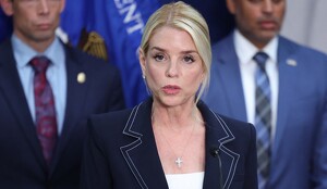 Pamela Bondi, fiscal general de EU, celebró la condena de El Mayo. | AFP