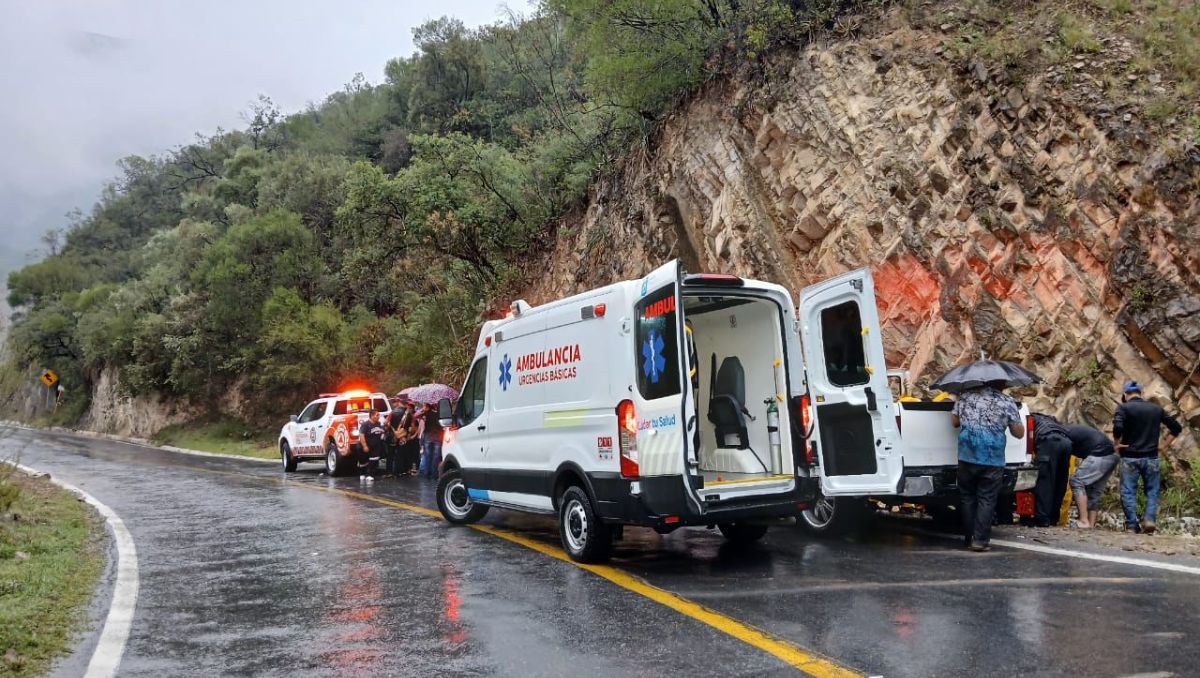 Las otras cuatro personas que viajaban en la unidad fueron atendidas en el lugar de los hechos | Especial