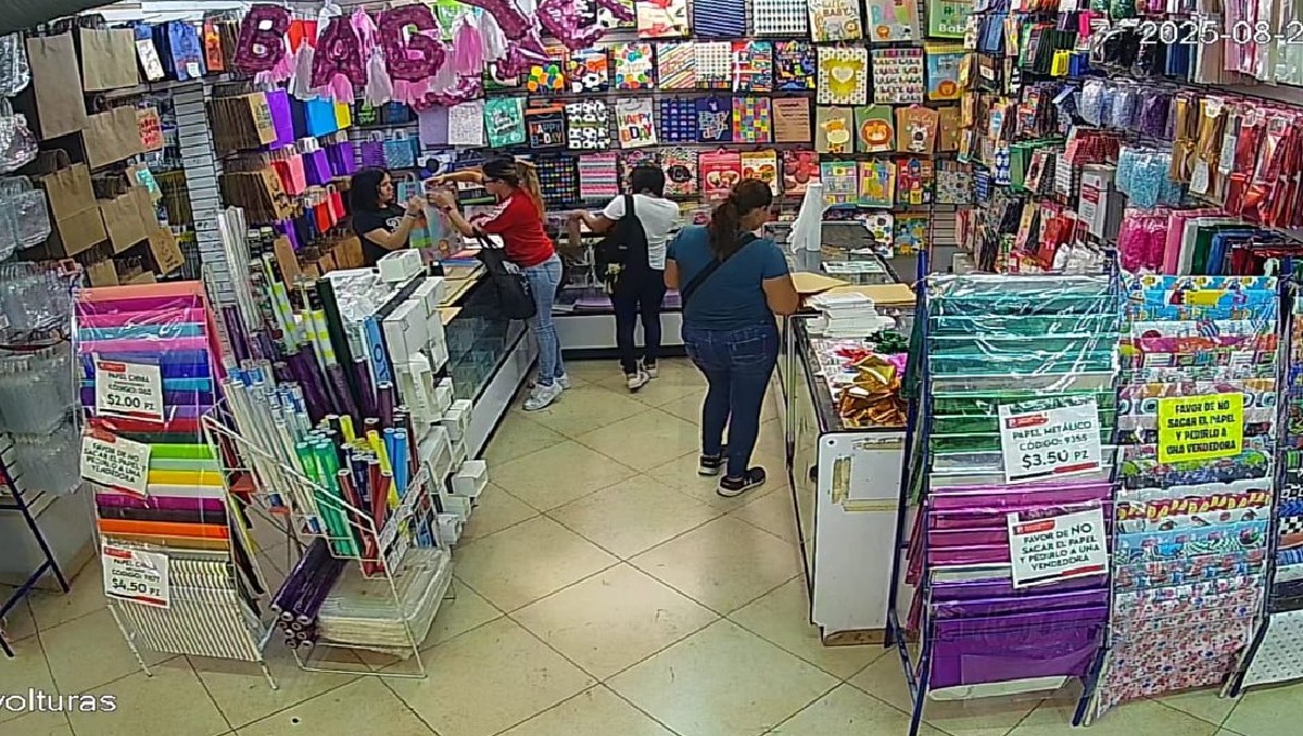 Robo en tienda ubicada en la avenida Juárez en su cruce con 5 de Mayo. | Especial