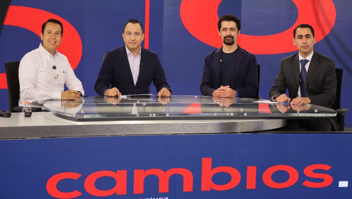 Víctor Martínez dialogó con Daniel Carrillo, Abraham Vargas y Luis Susarrey sobre el problema de la movilidad | Roberto Alanís