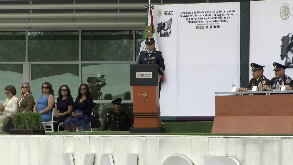 Nuevas y nuevos cadetes graduados como pilotos de aviación (Ricardo Valdivia)