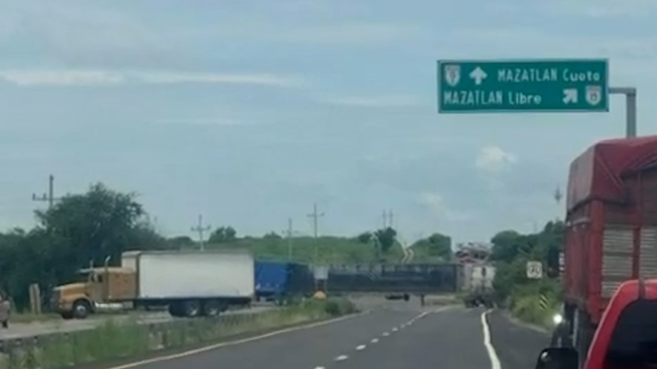Carreteras de Escuinapa reabiertas tras bloqueos de grupos criminales