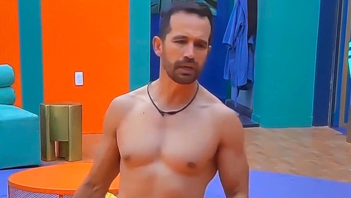 Guana sorprende al aparecer casi desnudo en la gala del líder | Especial