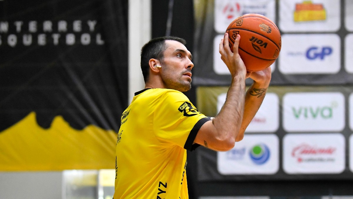 Pierre Oriola líder de rebotes en 2 partidos con Fuerza Regia (Cortesía Fuerza Regia)