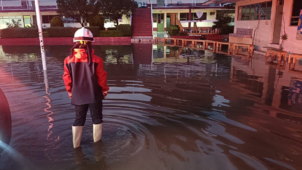 Se registraron inundaciones en dos escuelas de Ocoyoacac, Edomex. Foto: (Especial)