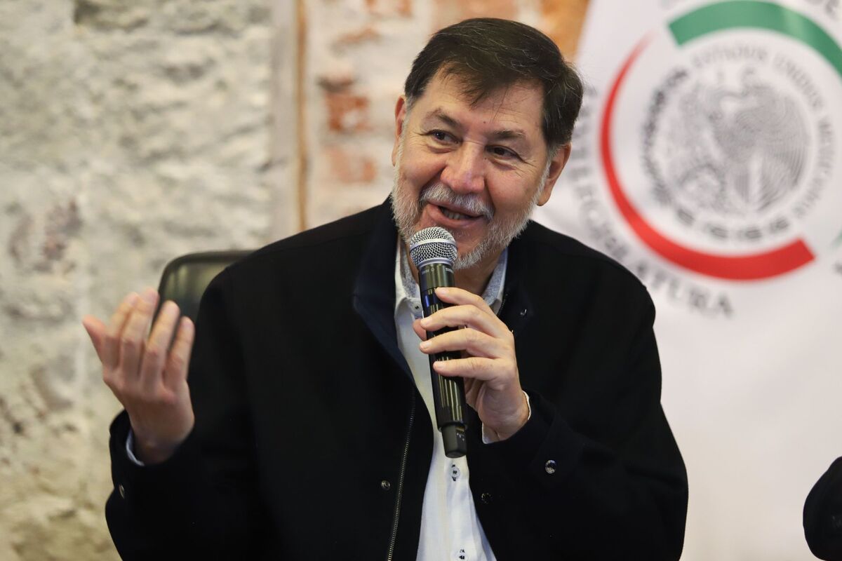 El senador morenista cuestionó el patrimonio declarado por legisladores del PRI y PAN. | Cuartoscuro
