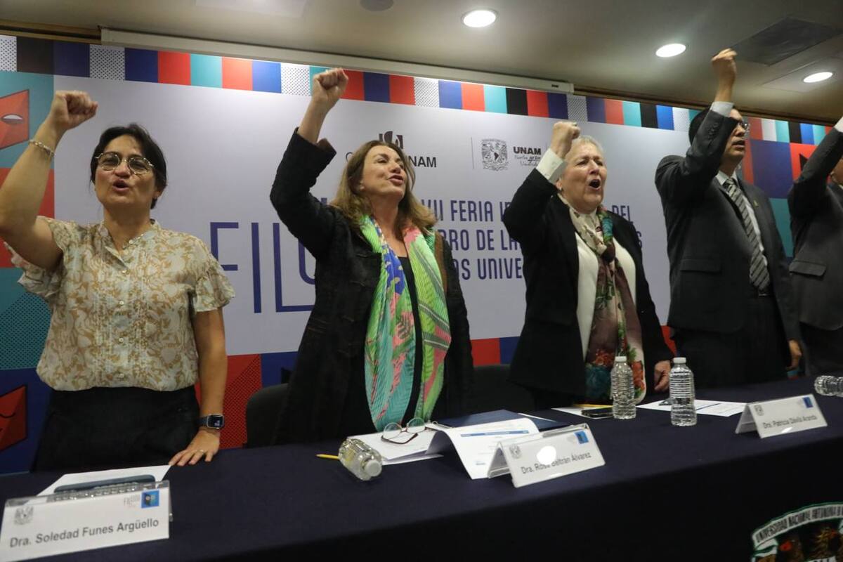Soledad Funes, Patricia Dávila y Rosa Beltrán durante la inauguración. (Cortesía: CulturaUNAM)