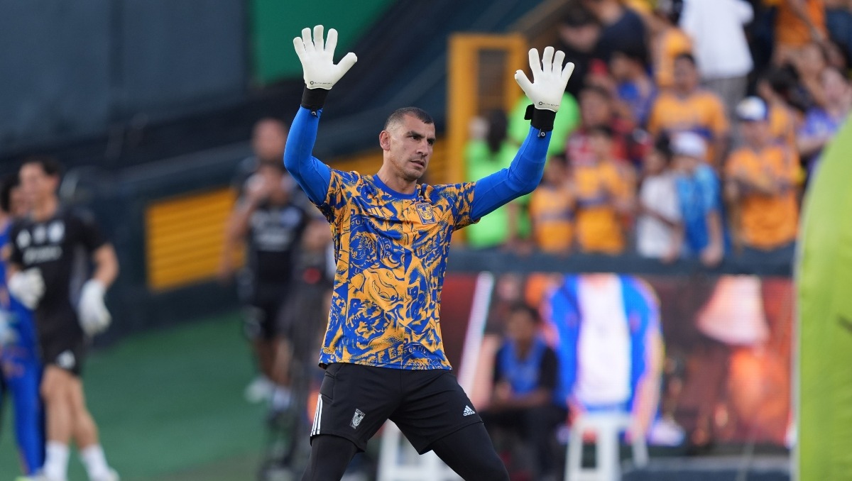 Tigres juega como si fuera local cuando visita al Santos en el TSM (Imago7)