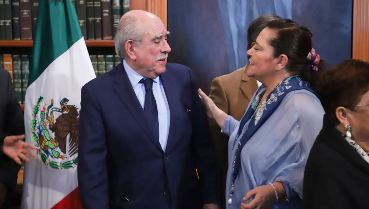 El titular de la Comisión para la Reforma Electoral, Pablo Gómez, y la consejera presidenta del INE, Guadalupe Taddei. | Jesús Quintanar