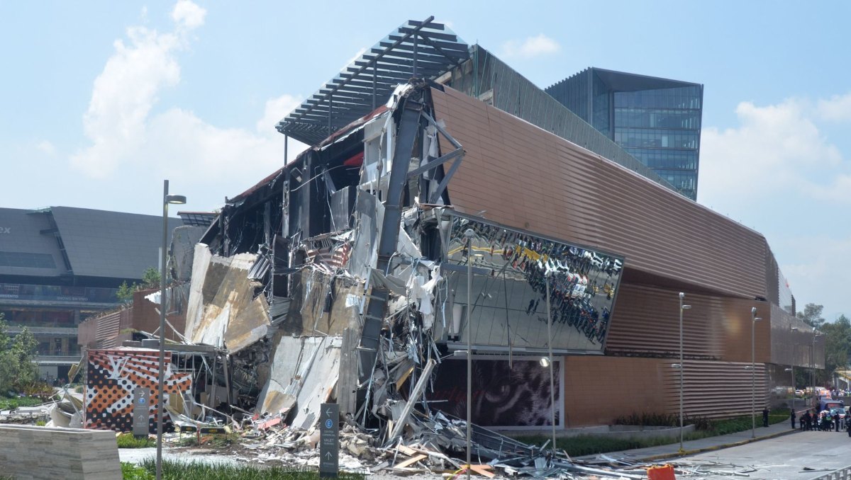 Vista de la plaza después del colapso de una de sus áreas en 2018 | Cuartoscuro